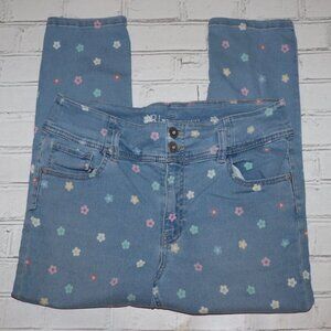 🌸 Juniors Jean Capris with Pastel Flowers – Size 15 Whimsical Print | Stretch